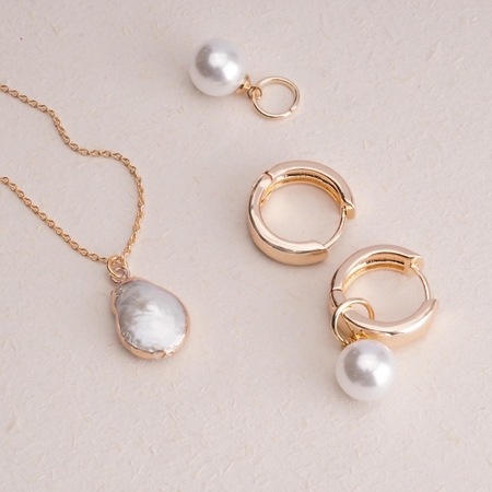 Gold Hoop Pearl Earrings 